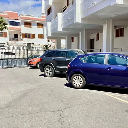 Cristianos Vistas Al Mar Y Cerca De La Playa דירה
