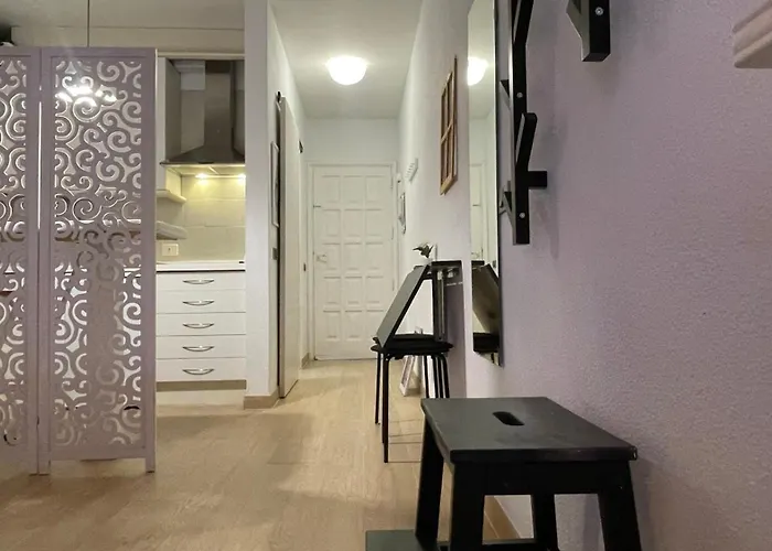 Cristianos Vistas Al Mar Y Cerca De La Playa