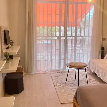 Cristianos Vistas Al Mar Y Cerca De La Playa Apartment *