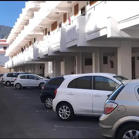 Cristianos Vistas Al Mar Y Cerca De La Playa