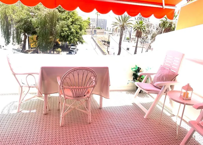 Cristianos Vistas Al Mar Y Cerca De La Playa * لوس كريستيانوس