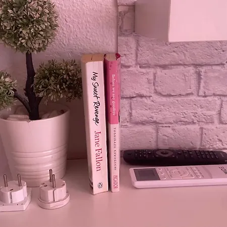 Cristianos Vistas Al Mar Y Cerca De La Playa *